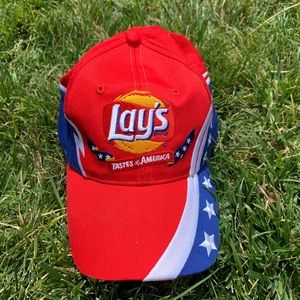 American lays Pepsi hat